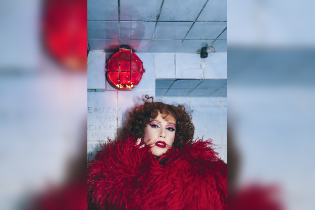 Les Meneuses : la revue qui revisite le cabaret au Théâtre Les Étoiles