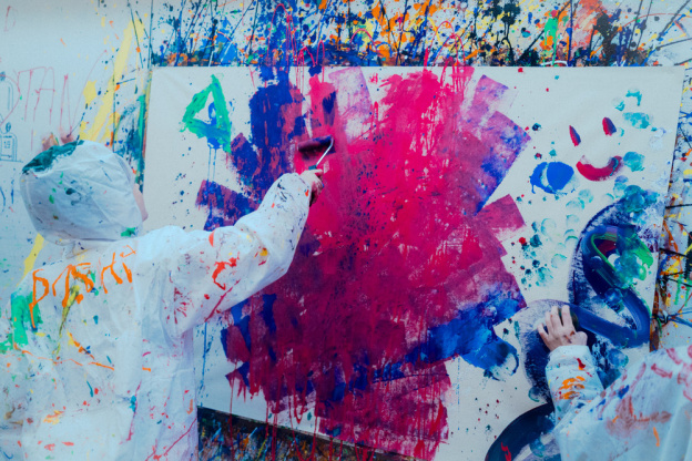 Breush à Paris : vivez l’expérience immersive d’Action Painting dans un cube artistique