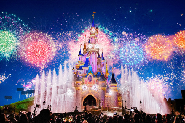 Feu d’artifice à Disneyland Paris : le 14 juillet 2026 se fête aussi dans le parc