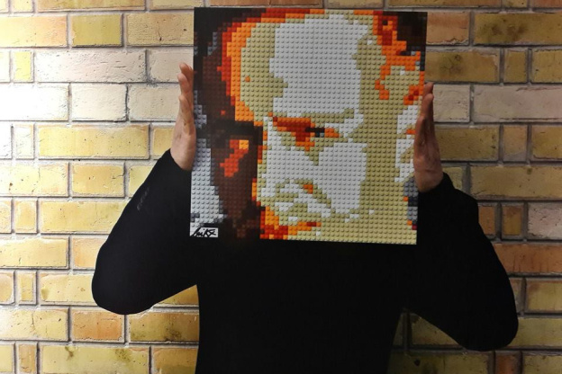 BRIKX et ses portraits en briques s’exposent à Charenton-le-Pont