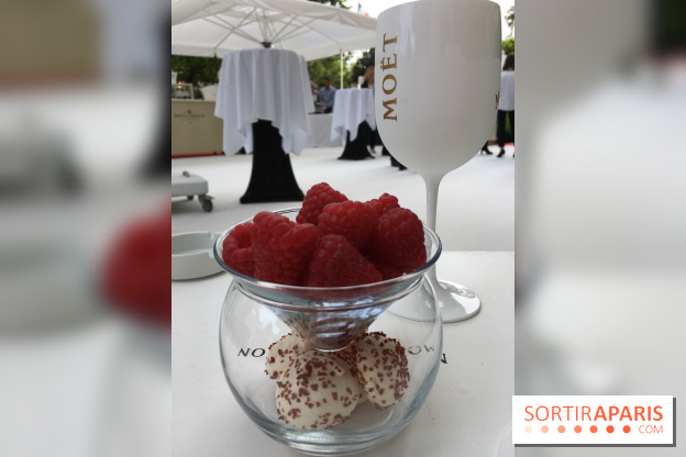 La terrasse du Trianon Palace by Moët