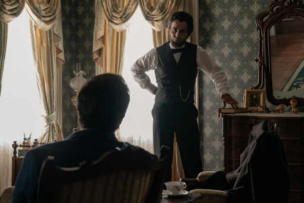 "Manhunt" : la traque haletante de John Wilkes Booth, assassin d'Abraham Lincoln, sur Apple TV+