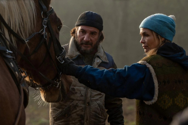  C’est le monde à l’envers ! - Michaël Youn et Valérie Bonneton dans une comédie sur la crise et la résilience