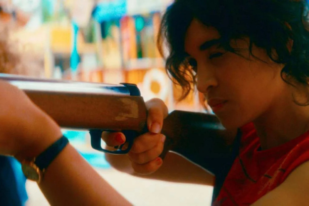 Reine mère, la comédie de Manele Labidi avec Camélia Jordana