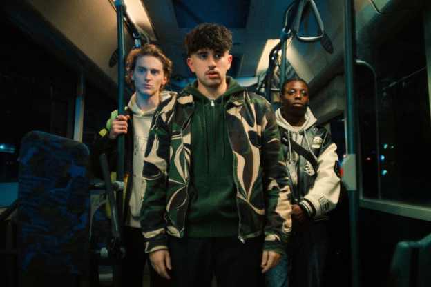 N121 – Bus de nuit, thriller urbain sous tension