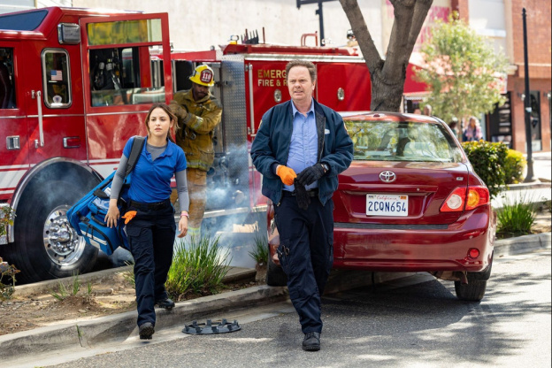 Code 3 : une dramédie sur les ambulanciers arrive sur Paramount+