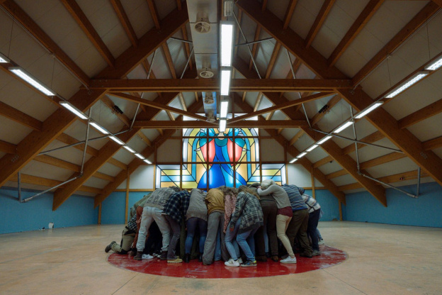 The Holy Boy : un adolescent absorbe la souffrance d’un village italien