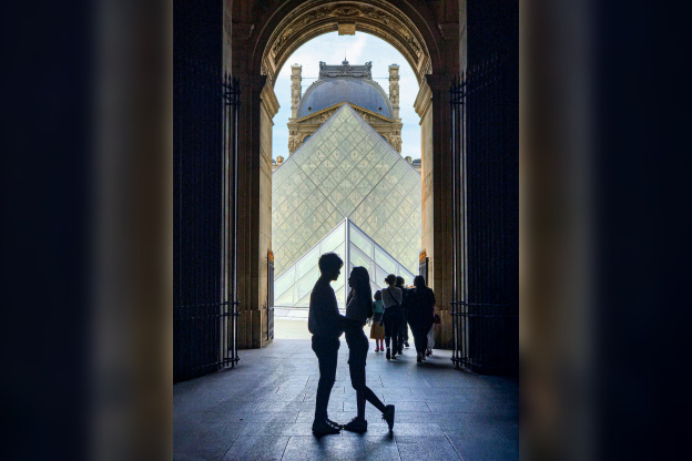 Un baiser sous la pyramide
