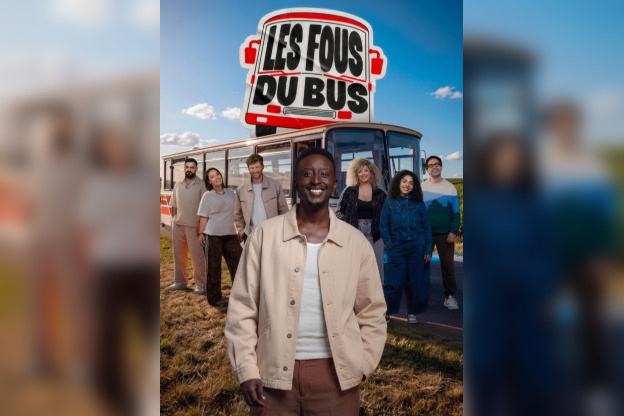 Les Fous du Bus sur Prime Video : Ahmed Sylla entraîne six humoristes sur les routes de France