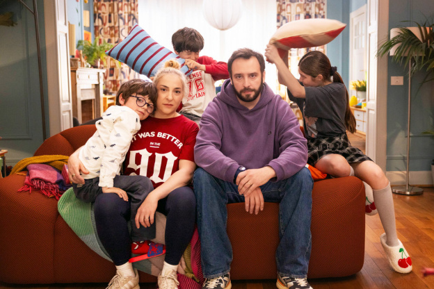 Trois c’est bien : Marilou Berry et Julien Pestel deviennent parents malgré eux