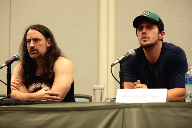 Pierce Brown avec Jim Butcher au Phœnix Comicon en 2017
