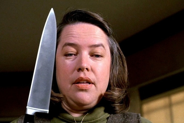 Misery sur France 4 : Kathy Bates séquestre un écrivain dans l’adaptation de Stephen King