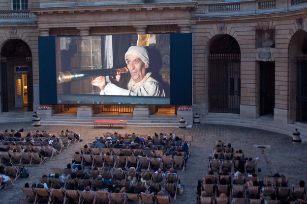 Une toile sous les étoiles, le festival de cinéma en plein air de la Monnaie de Paris cet été 2023
