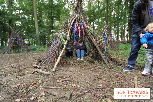 Construction de cabanes au Villages Nature