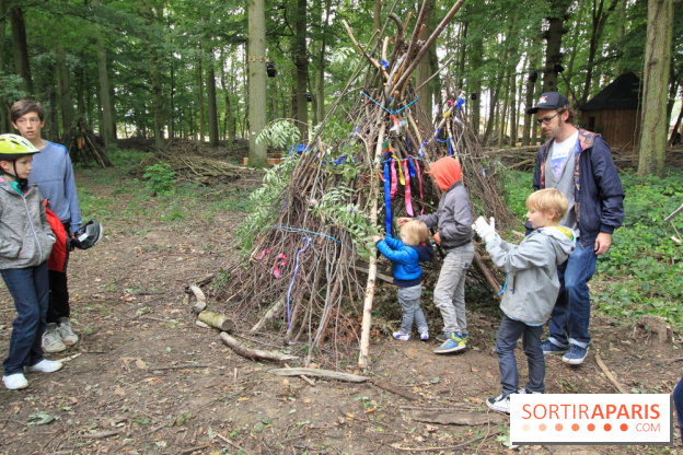 Construction de cabanes au Villages Nature