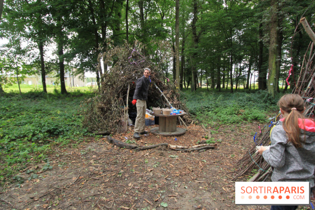 Construction de cabanes au Villages Nature