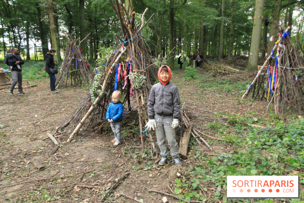 Construction de cabanes au Villages Nature
