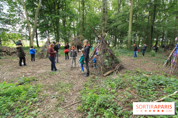 Construction de cabanes au Villages Nature
