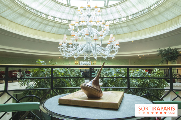 Bûche de Noël toupie du Shangri-La Paris 2017