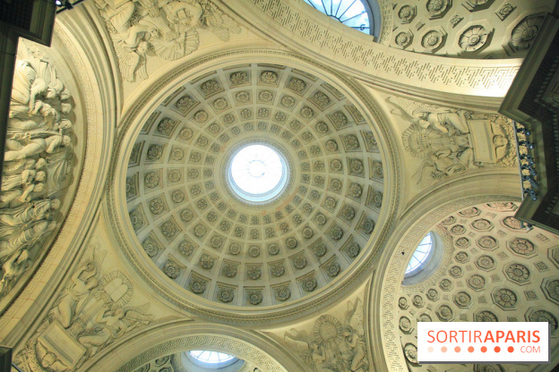 Un monde de plis à la chapelle Expiatoire
