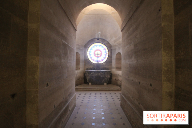 Un monde de plis à la chapelle Expiatoire