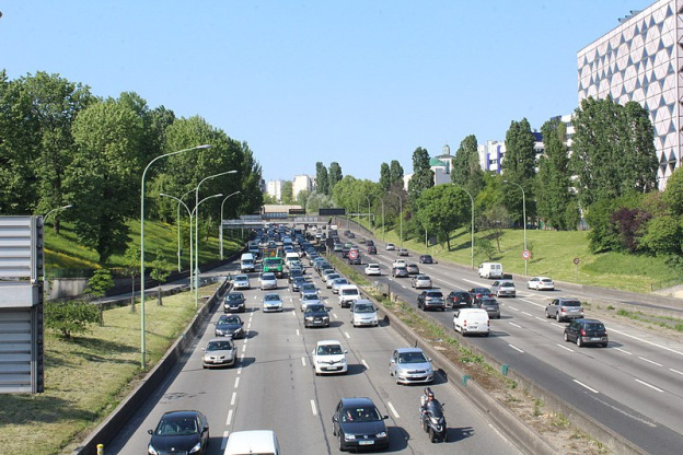 Circulation : les forains bloquent le périphérique à Paris 