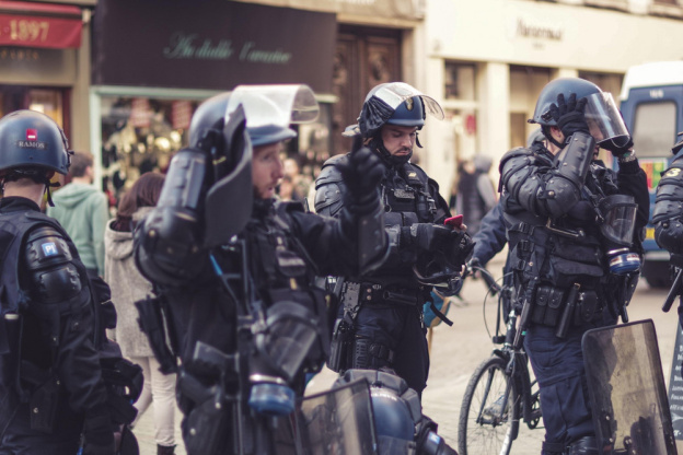Paris : la manifestation pour les sans-papiers interdite par la préfecture de Police
