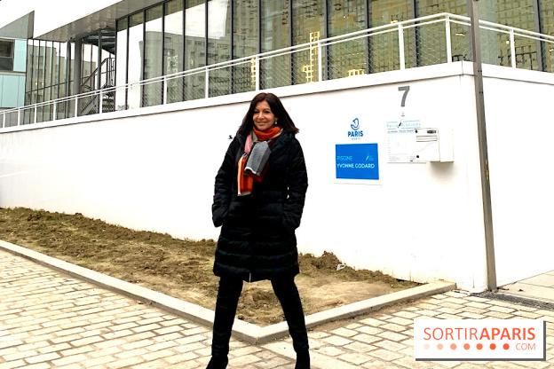 Anne Hidalgo pose symboliquement pour le climat avec des femmes écolos et socialistes au Trocadéro