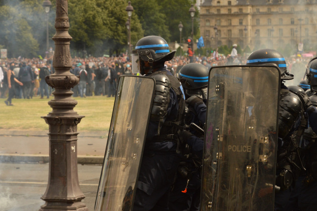 Manifestations à Paris : près de la moitié des policiers en burn out, selon un syndicat