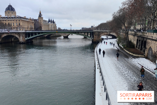 La Neige à Paris - quais de Seine