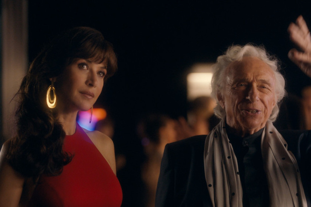 MME MILLS, UNE VOISINE SI PARFAITE : les photos officielles