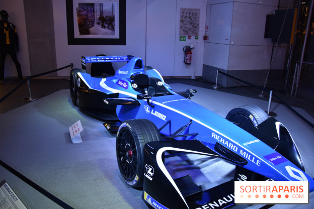 Renault Sport ouvre un corner Food sur les Champs Elysées