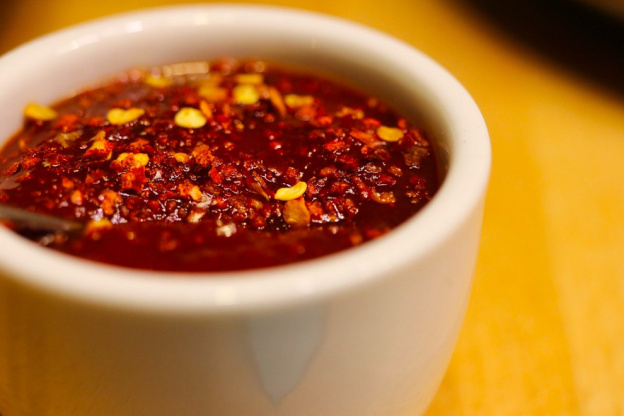 Frottez-vous aux 10 sauces piquantes de l'émission Hot Ones US au Camion qui Fume