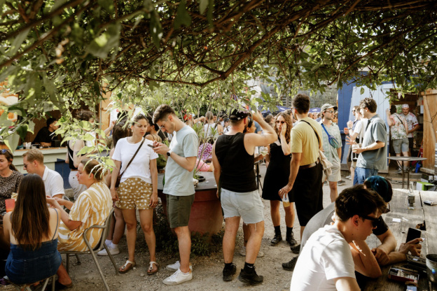 88 Ménilmontant : la friche estivale éphémère de La Bellevilloise s'ouvre à nous