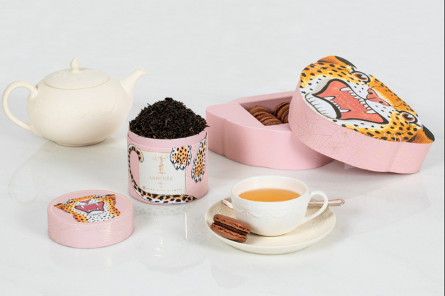 Ladurée et Charlotte Olympia mettent les saveurs de l'Angleterre à l'honneur