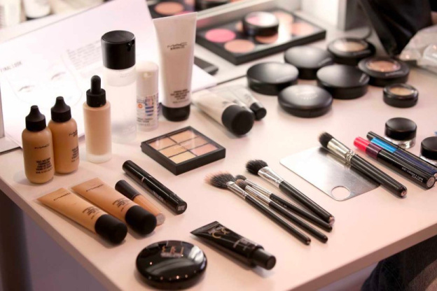 Une masterclass beauté chez MAC pour les célibataires