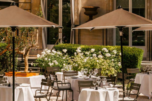 Un brunch signé Mathieu Pacaud dans le nouveau jardin d'Apicius
