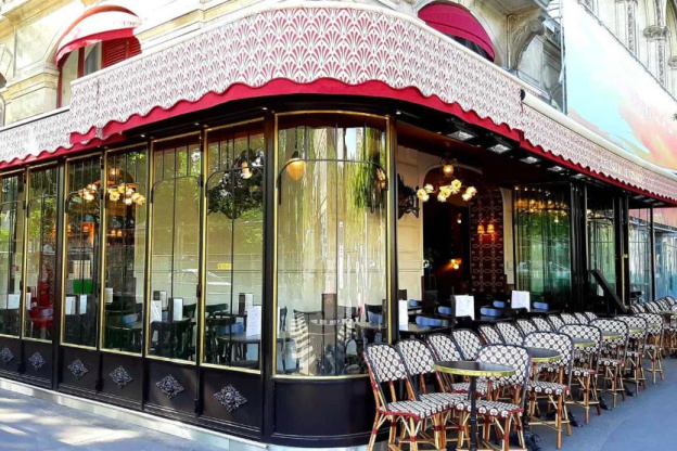 La brasserie 'Belle Epoque' Le Sarah Bernhardt rénovée