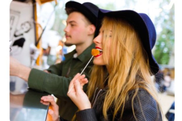 Un Food Market au pied de la Tour Eiffel
