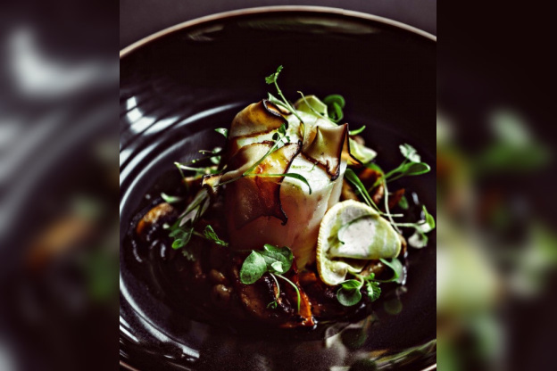 La recette du cabillaud cuit à l’huile de coco de Thomas Danigo, chef de l'hôtel Monsieur George