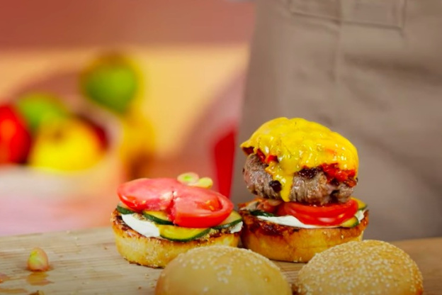 La recette du burger de la pampa d'Eric Kayser et Juan Arbelaez