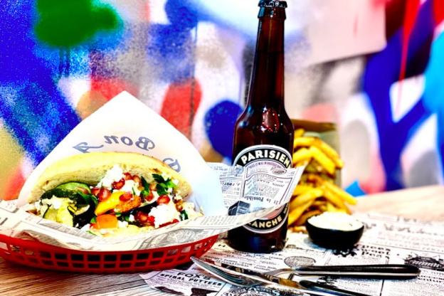 Le restaurant Berliner Strabe offre 100 sandwichs pour son ouverture