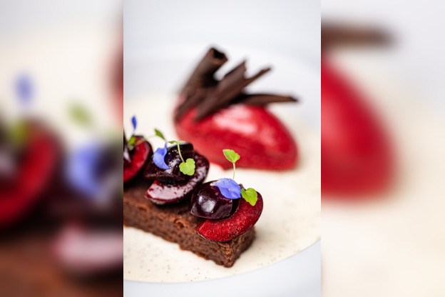 Recette de la forêt noire revisitée "La Merise" du chef deux étoiles Cédric Deckert