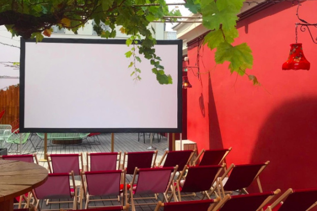 Cinéma sur le Toit 2021 au Bar à Bulles, la programmation des films projetés gratuitement
