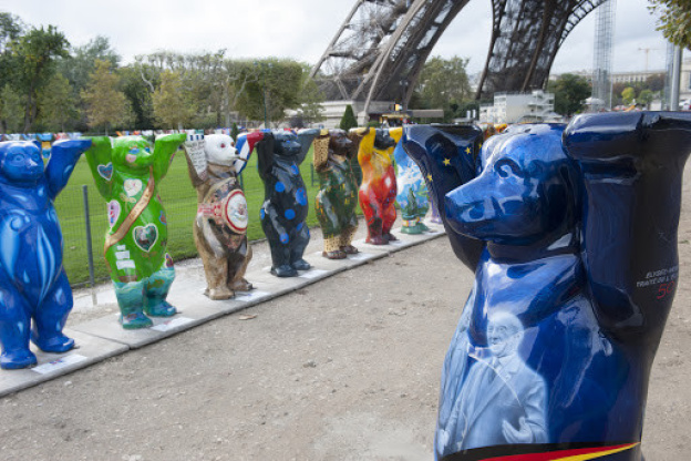 Les oursons géant du Champs de Mars à Paris - , Les United Buddy Bears à Paris
