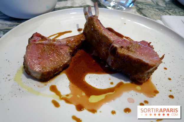 Zebra par Alexandre Giesbert et Julien Ross dans le 16e à Paris