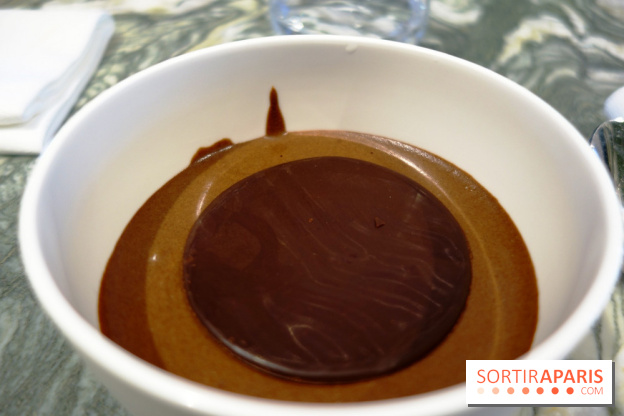 Zebra par Alexandre Giesbert et Julien Ross dans le 16e à Paris