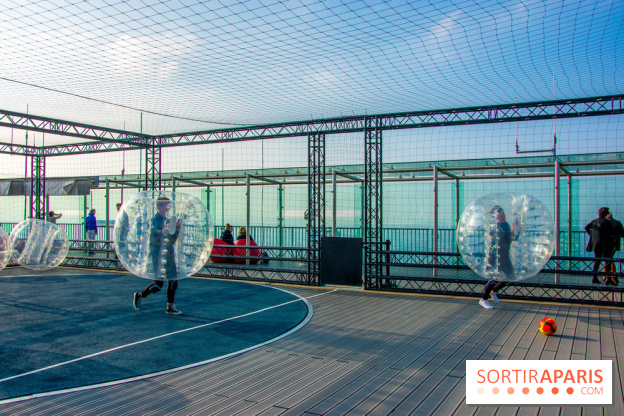 Animation de Bubble Foot sur la Tour Montparnasse