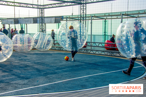 Animation de Bubble Foot sur la Tour Montparnasse