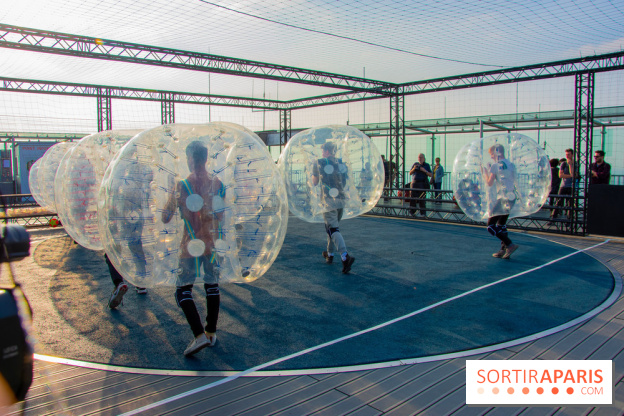 Animation de Bubble Foot sur la Tour Montparnasse
